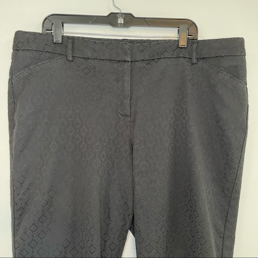 Diamond Pattern Capri Pants - Picture 2 of 13
